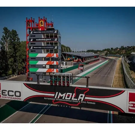 Apartment Leopardi 81 - 400 Mt Dall' Autodromo F1 Imola