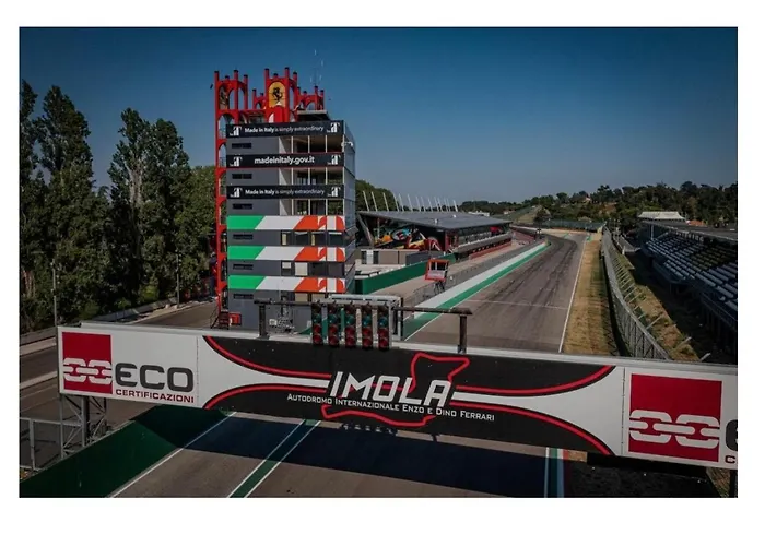 Appartement Leopardi 81 - 400 Mt Dall' Autodromo F1 Imola