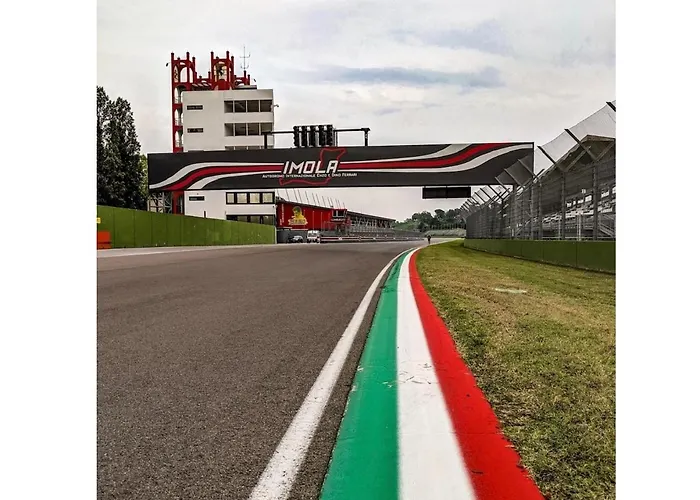 Appartement Leopardi 81 - 400 Mt Dall' Autodromo F1
